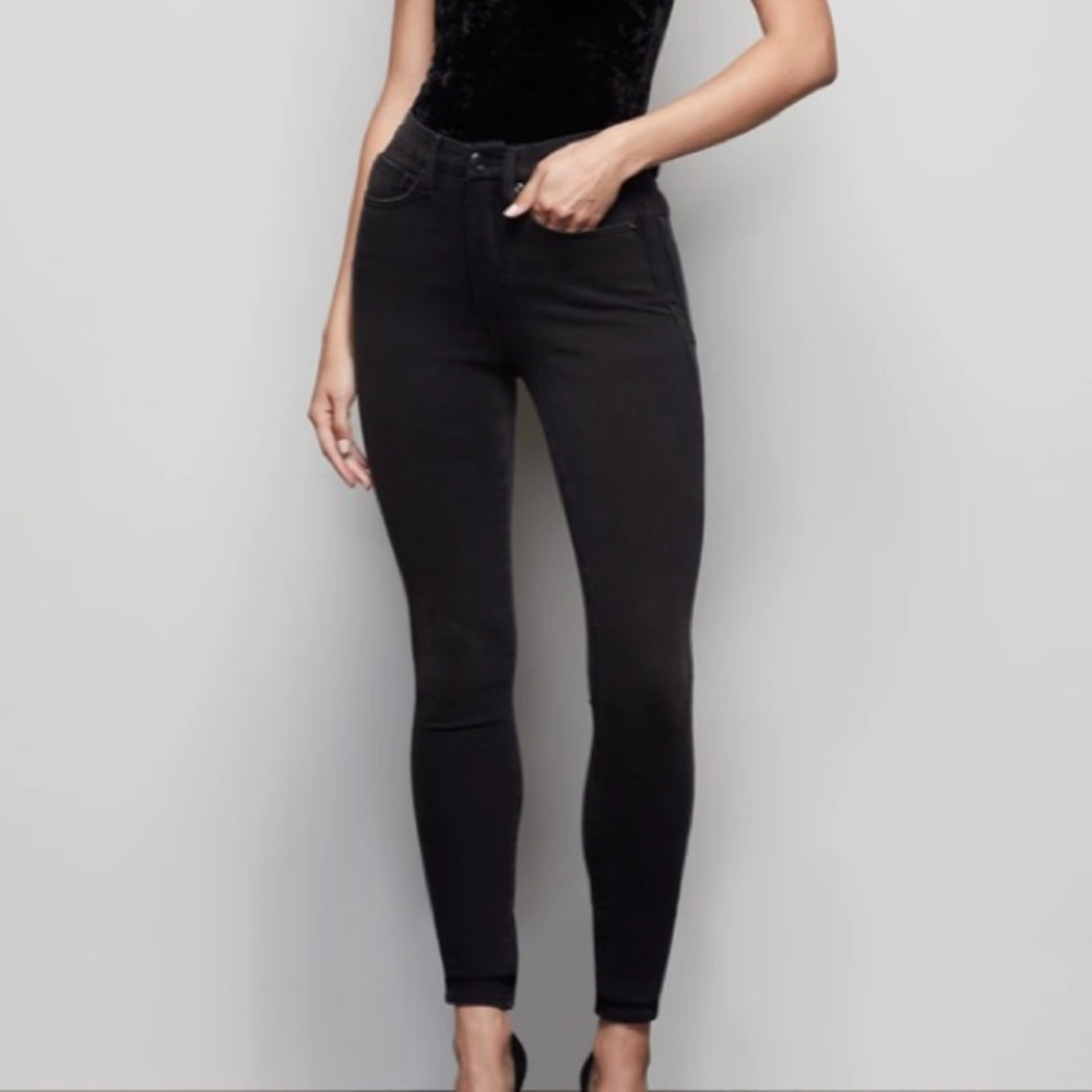 Good American Good WAIST EXTREME V Jeans in Black